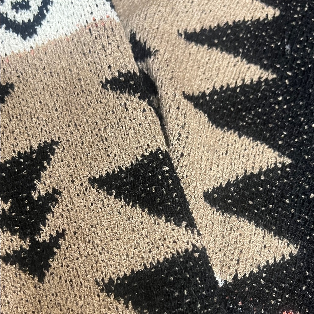 Geometric Patterned Cardigan - Picture 4 of 6
